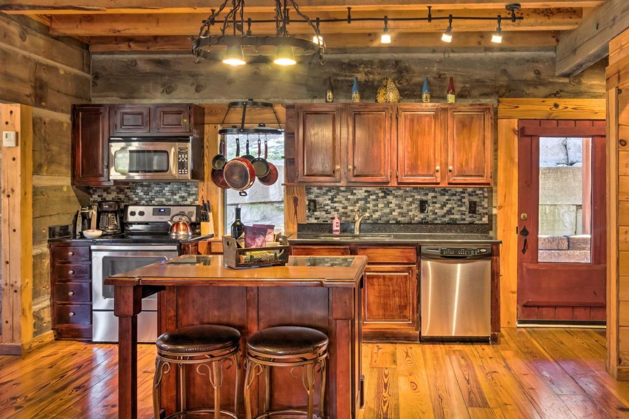 The Cabin At Marys Place With Deck And Mtn Views! Vila Maggie Valley Exterior foto